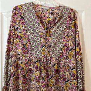 Boutique flowing top